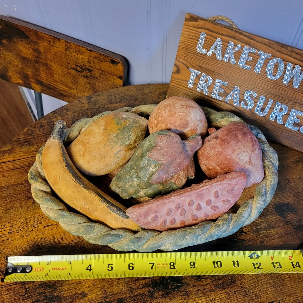 Vintage 1970s 7 piece terra cotta Fruit Basket with Assorted Fruits - Picture 2 of 14